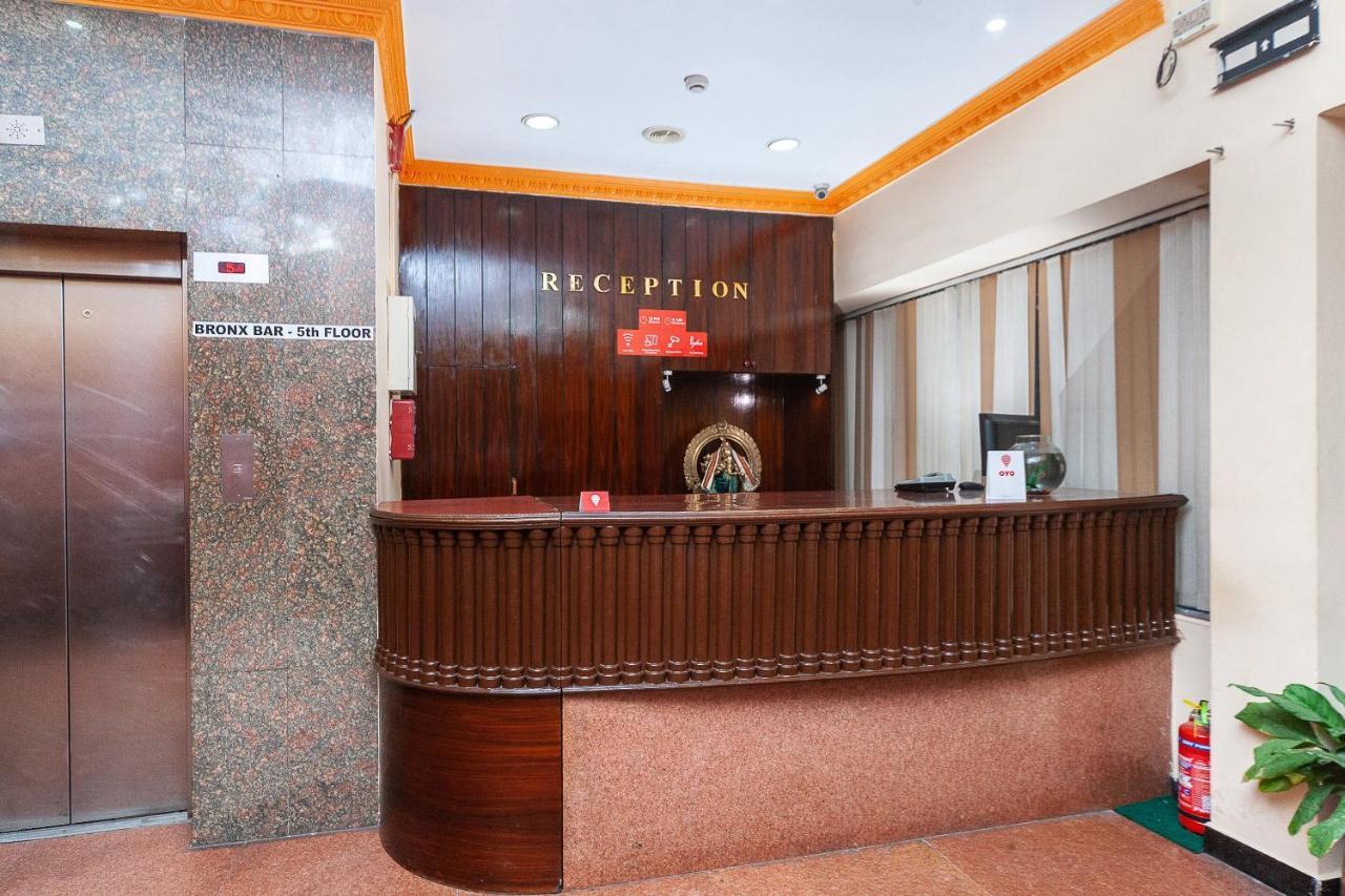 Hotel Manhattan Csennai Kültér fotó