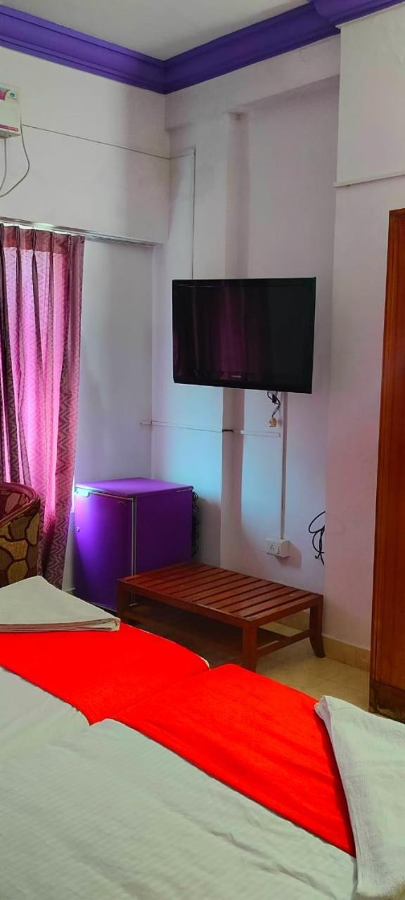 Hotel Manhattan Csennai Kültér fotó