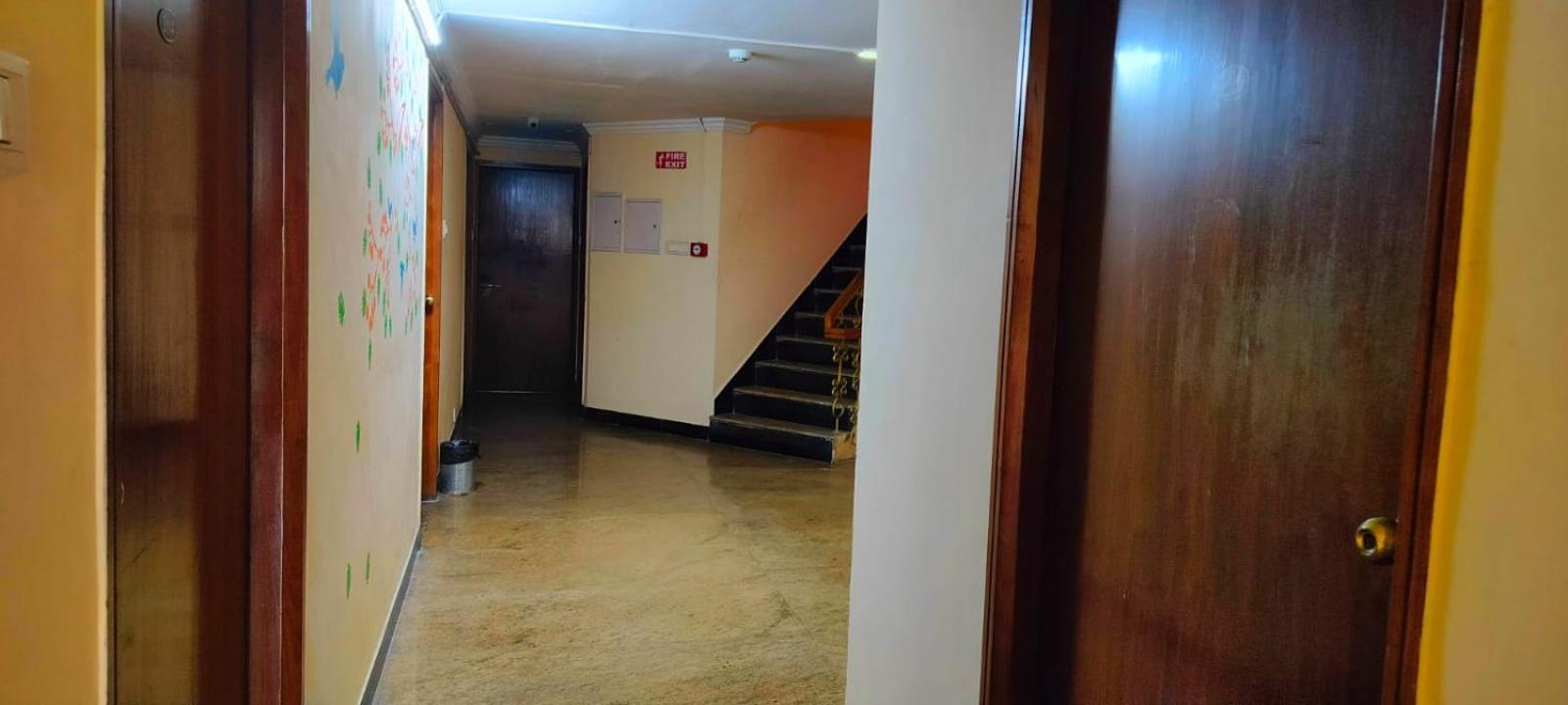 Hotel Manhattan Csennai Kültér fotó