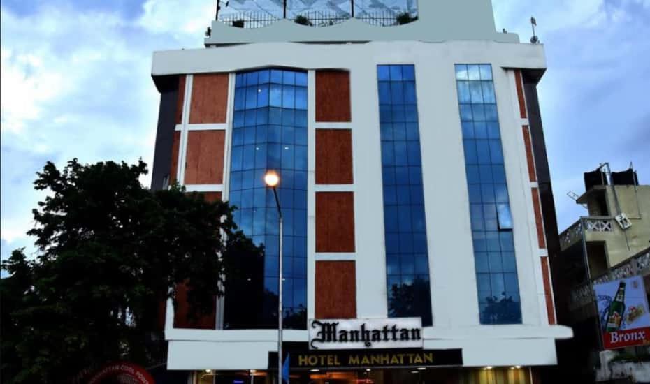 Hotel Manhattan Csennai Kültér fotó